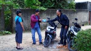 Berhasilkan Kedua Pria Ini Bawa Veronika
