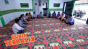 Tausyiah Dari Ustadz Kemed Untuk Warga Ciraos - Dunia Terbalik Eps. 2232