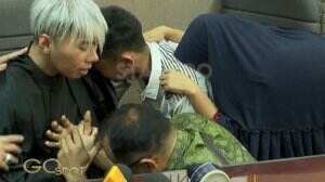 Orang Tua Pelaku Histeris Menangis Sujud Di Kaki Roy Kiyoshi