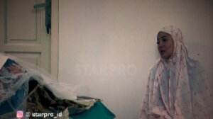 Nindy Terpukul Kehilangan Ayahnya