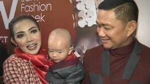 Bella Pamerkan 13 Koleksi Baju Di Ajang Fashion