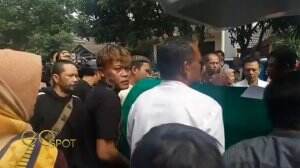 Sang Bunda penyanyi Rizky Febian meninggal dunia meninggalkan 4 anak kandungnya.