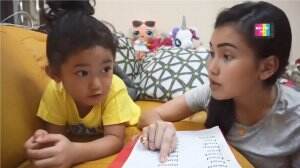 Keseruan Ayu Ting Ting Menemani Bilqis Belajar Dan Mengerjakan PR
