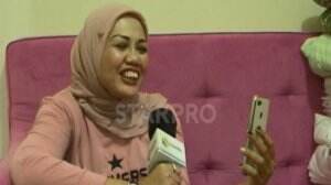 Mengintip Kegiatan Elly Sugigi Saat Dirumah Aja