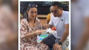 Deretan Artis Hamil Sedang Nikmati Liburan