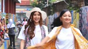 Miss Indonesia Berlenggang Di Kampung Batik Cibuluh