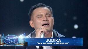 Judika Membawakan Lagu "Tak Mungkin Bersama" di Result & Reunion Indonesian Idol