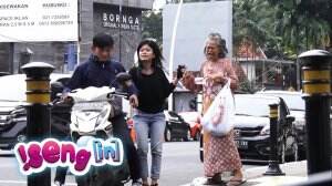 Abang Driver Ketakutan Sampai Turun Dari Motor