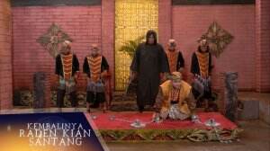 Walangsungsang DIhukum Cambuk Di Depan Rakyat Padjajaran - KRKS Eps. 196-197
