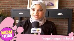 Fanny Rajin Yoga Bersama Si Kecil