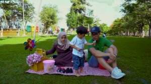 Seru! Piknik Keluarga Ala Nycta Gina Dan Kinos