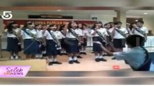 Aksi DIrigen Paduan Suara