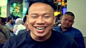 Vicky Mengaku Masih Suami Angel