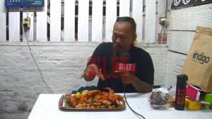 Sapri Ikutan 'Mukbang Seafood Challenge'