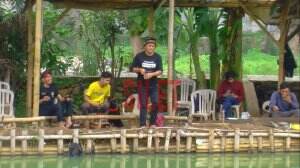 Aktivitas Asep Jaya 'Encuy' Di Sela-Sela Kegiatan Syuting