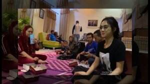 Almarhum Lina Sempat Rayakan Tahun Baru Bersama Anak-anaknya