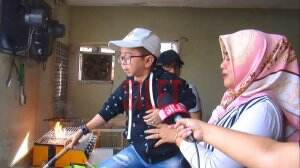 Daus Mini Masak Spesial Untuk Sang IStri