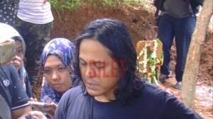 Duka Mendalam Yang Di Rasakan Suami, Keluarga Dan Sahabat Untuk Almarhumah Ria Irawan
