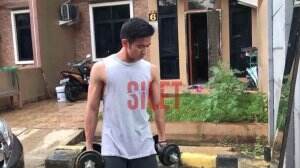 Rizky dan Ridho Memanah dan Barbelan Saat #DirumahAja