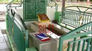 Mitos Makam Keramat Kumpi Kayu