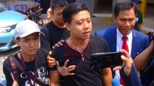 Pablo Terlihat Sedang Berada Di Luar Tahanan