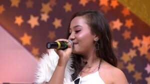 Villmasheila Vereira Menyanyikan Lagu Jazz