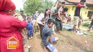 Kaharuan Keluarga Pak Basri Mengetahui Rumahnya Dibedah