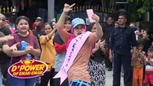 Emak-Emak Pondok Aren Seru Fashion Show Bergoyang!