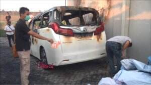 Mobil Mewah Via Vallen Dibakar Oleh Orang Tak Dikenal