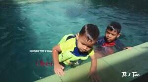 Keseruan Juna Dan Kai Main Di Kolam Renang