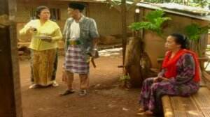 Mak Nyak Bantu Babeh Dan Nyak Rodiah Baikan - Si Doel Anak Sekolahan