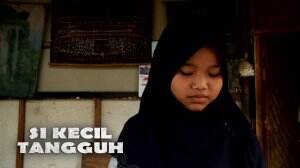 Es Kelapa Dan Sampah Plastik Minuman Menjadi Penyambung Hidup Derra