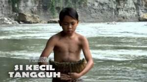 Perjuangan Aries Pradinto Mencari Pasir Di Sungai