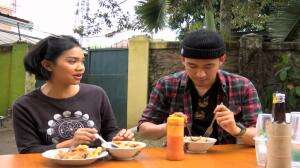 Kulineran dan Mencoba Parkour di Kota Bandung - Travel Addict Eps. 149