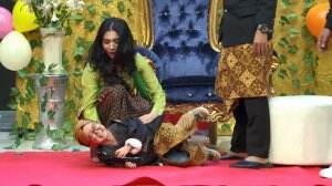 Korban Baru Komeng, Habis Ini Mah