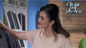 Pak RT kepergok istri - Cinta Anak Sholeh Eps. 27