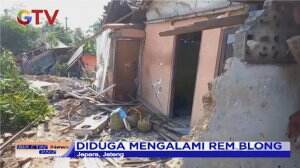 Truk Gandeng Menabrak 3 Rumah Di Jalan Raya Pati Jepara, Jawa Tengah