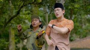 Pak RT dan Birin Malah Senang Halim Terbang - Kun Anta Mendadak Santri Eps. 13