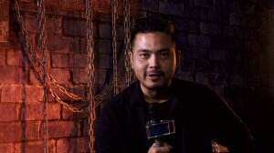 Oge Arthemus Menemukan Belatung di Atas Kasur !