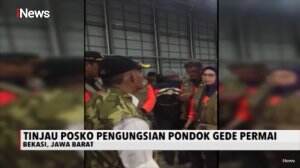 Menko PMK Beri Bantuan Rp1 Miliar di Posko Banjir Pondok Gede Permai Jatiasih