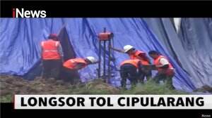 Penanganan Longsor Tol Cipularang Petugas Masih Berjaga