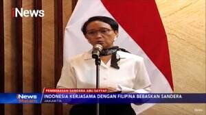 Telah Disandera 90 Hari Abu Sayyaf, Menlu Retno Serahkan Dua WNI kepada Keluarga