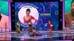 Danang, Nita Thalia Dan Sri Jungkir Adu Split
