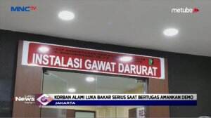 Demo Anarkis. Polisi Jadi Korban Terbakar