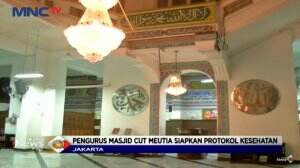 Persiapan Sholat Jumat di Masjid Cut Mutia Jakarta