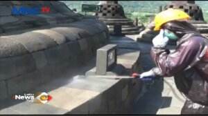 Penyemprotan Cairan Disinfektan Bangunan Candi Borobudur