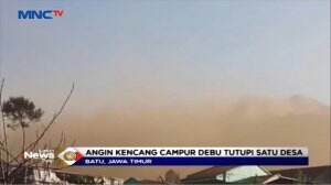 Angin Campur Debu Melanda Kota Batu, Warga Mengungsi Karena Takut