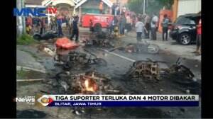 Suporter Persebaya dan Arema FC Ricuh Saat Tak Dibiarkan Untuk Masuk Arena