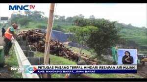 Usaha Petugas Guna Hindari Longsor Kembali Di Tol Purbaleunyi