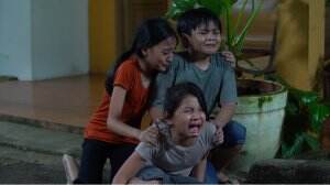 Mina Dan Adiknya Di Tinggal Sang Ibunya